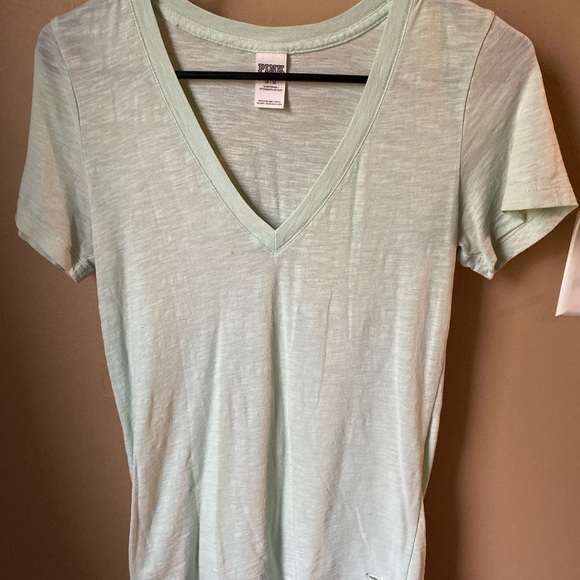 Light mint green tee shirt - Picture 2 of 3